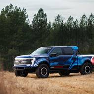 Ford nadělil elektrickému pick-upu terénní úpravy.