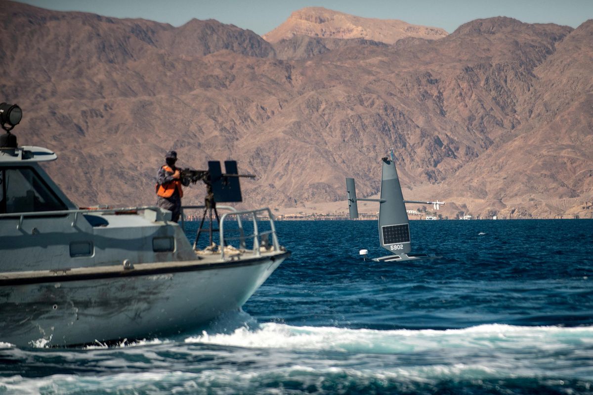 Námořnictvo USA není připravené na námořní dronovou válku, peníze jdou stále na velké lodě