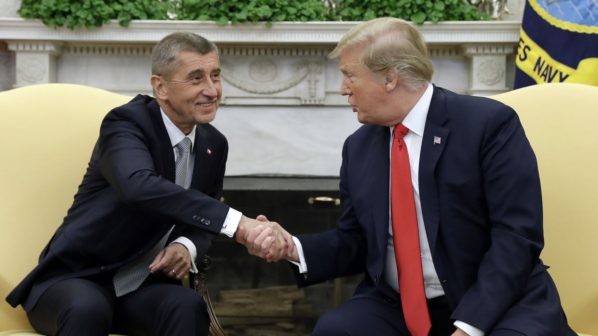 Podpora českých trumpovců navzdory protievropské rétorice neklesá