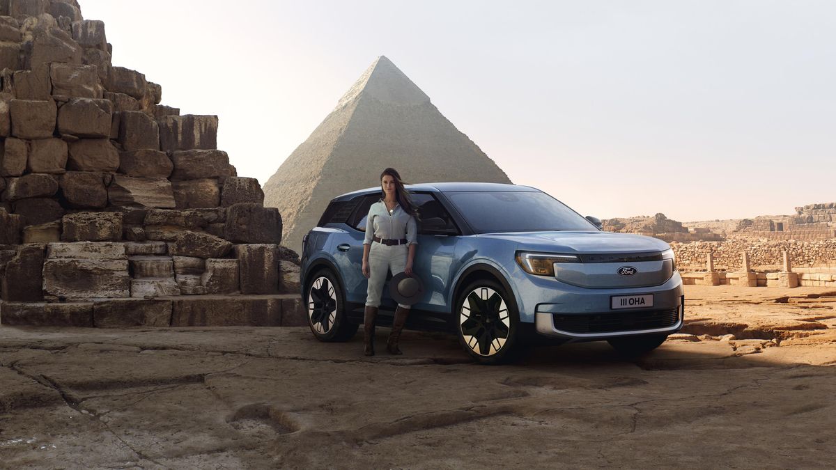 Cestovatelka s elektrickým Fordem Explorer dokončila jízdu kolem světa, vůz už objednáte i v ČR