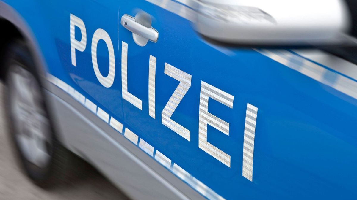 Německou pracovnici pohřební služby našli mrtvou v kufru auta. Podezřelým je kolega z branže