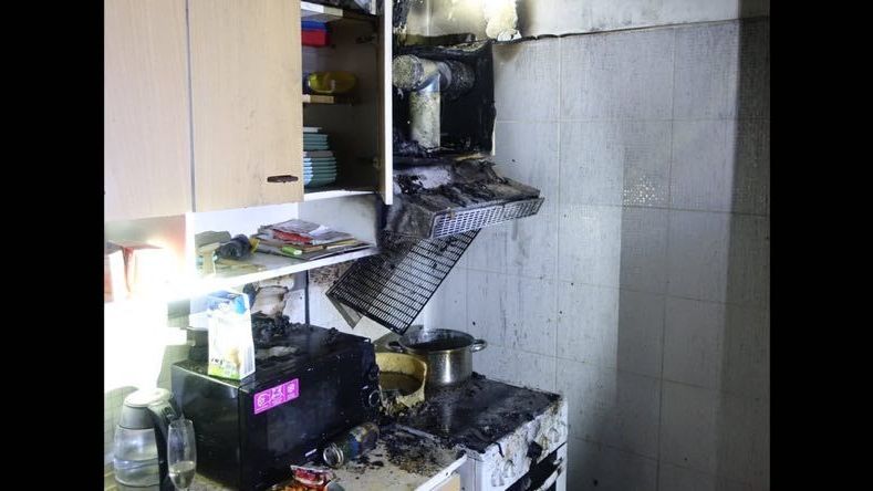Po požáru v panelovém domě v Budějovicích skončili čtyři lidé v nemocnici