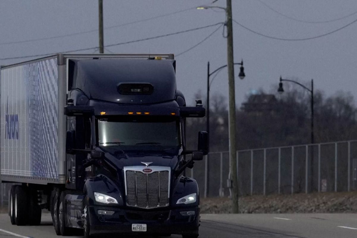 Na texaské dálnice míří kamiony bez řidičů, převážet budou desítky tun zboží