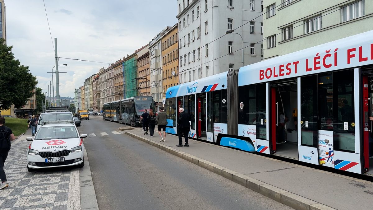 Dva chodci sražení tramvajemi v Praze během dvou hodin
