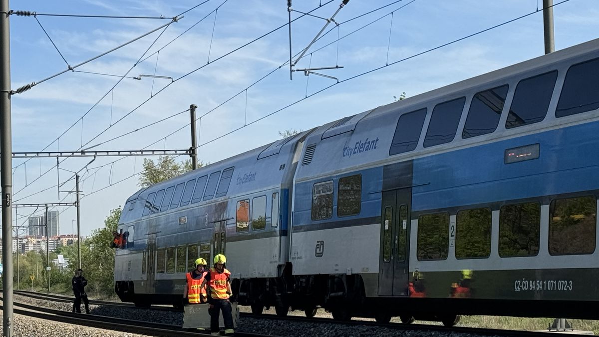 Vlak srazil člověka, provoz mezi Děčínem a Ústím byl přerušen