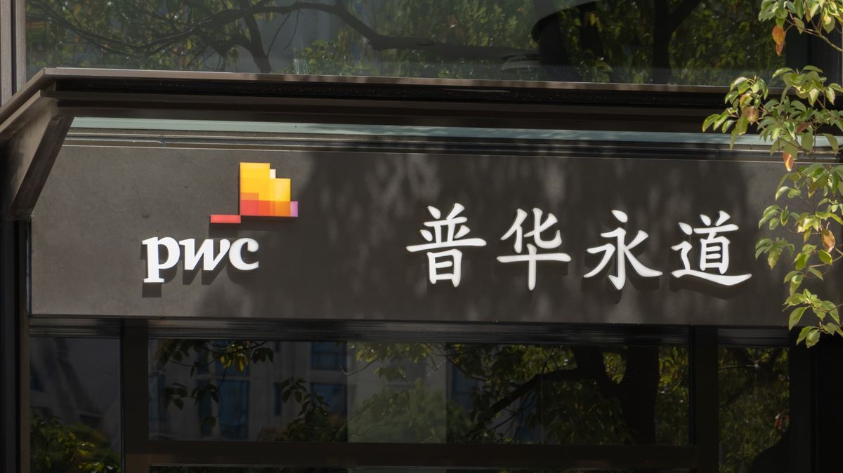 Čína plánuje rekordní pokutu pro PwC kvůli auditu Evergrande