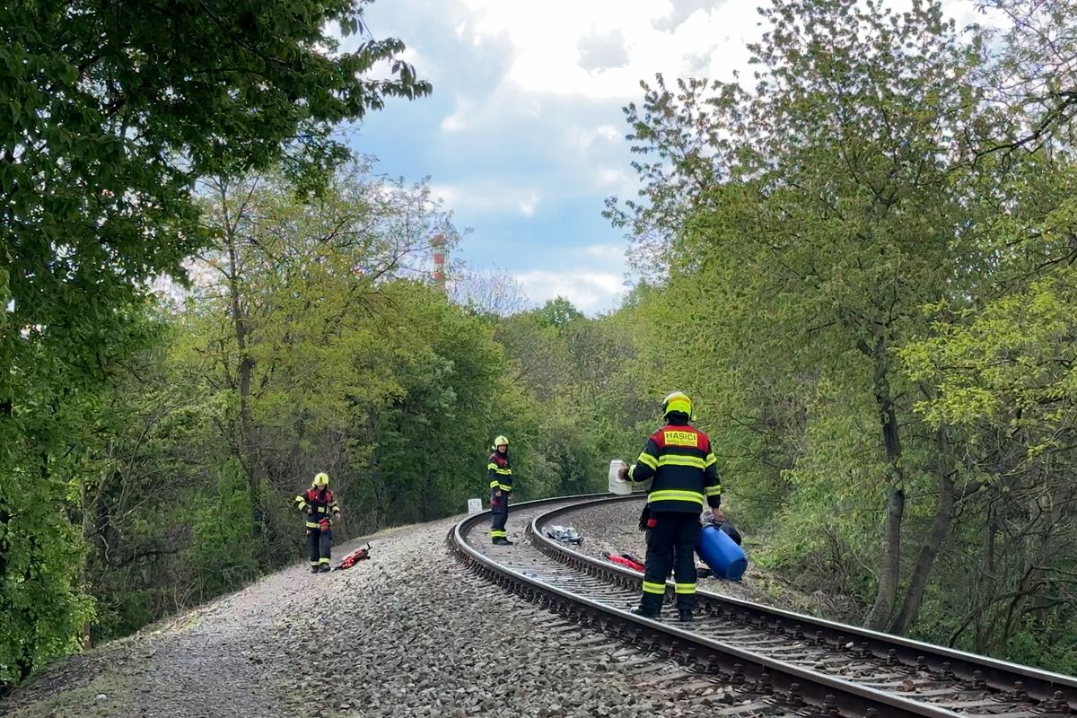 Muže v Praze srazil vlak, na místě zemřel