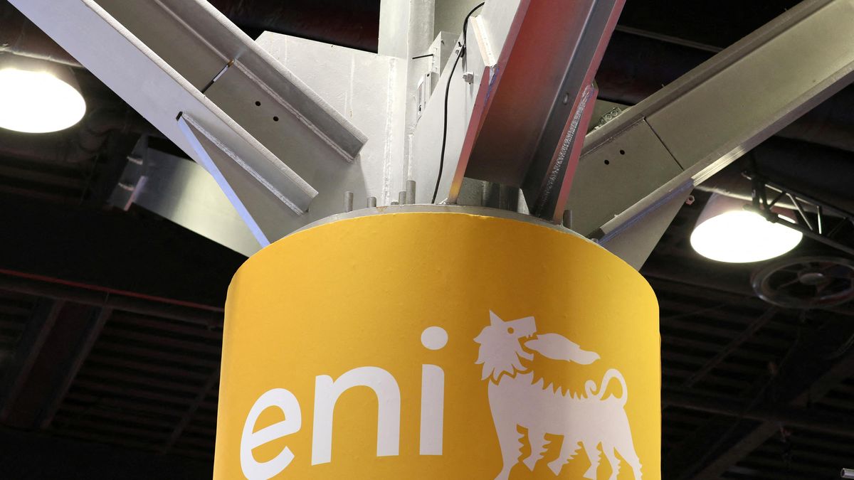 Itálie prodává část podílu v ropné firmě Eni, aby měla peníze na snížení dluhu