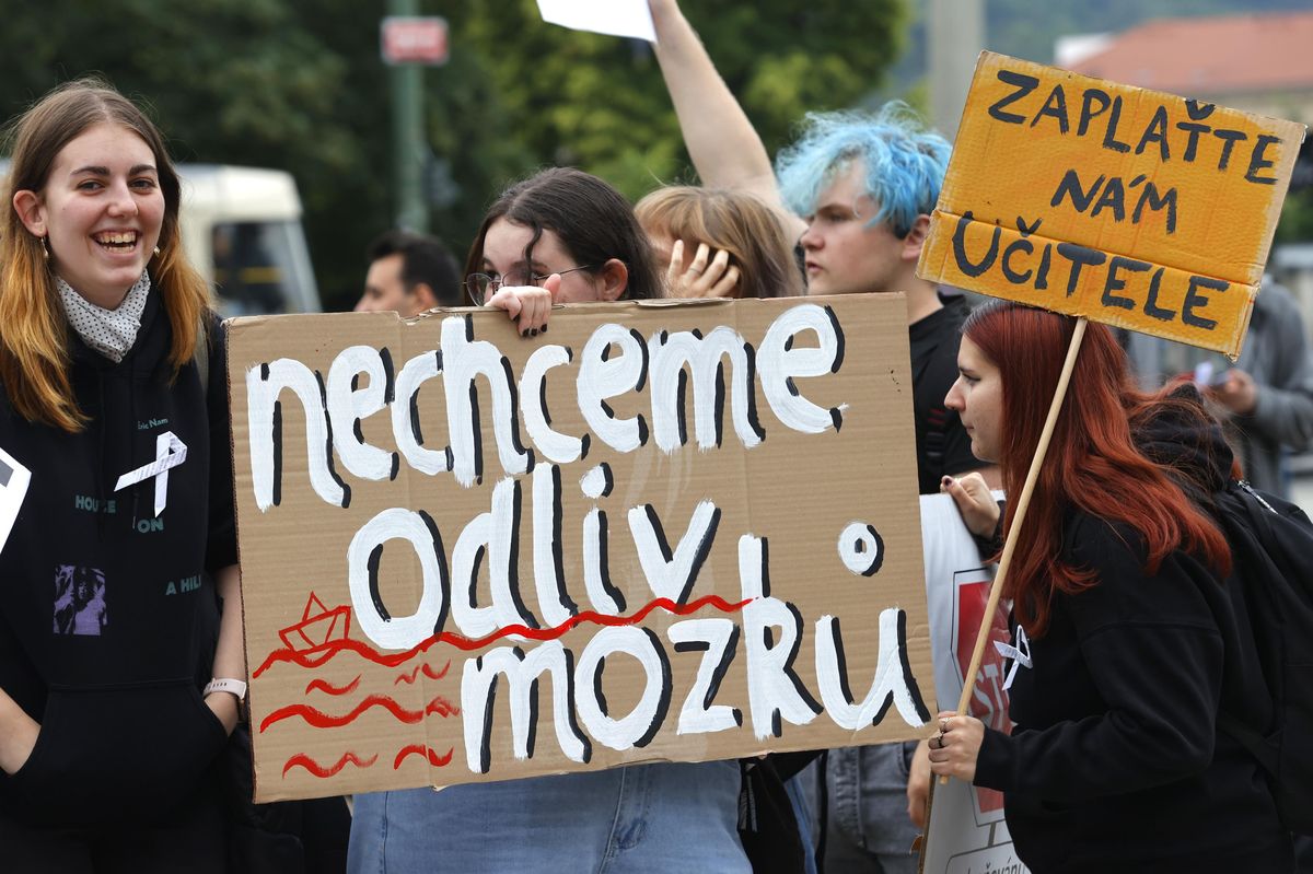 Komenský by bojoval. Akademici v centru Prahy protestovali proti chabým mzdám