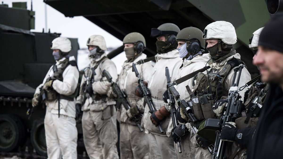 My na Ukrajině vojáky nemáme. Země NATO pro Novinky odmítly zapojení svých armád