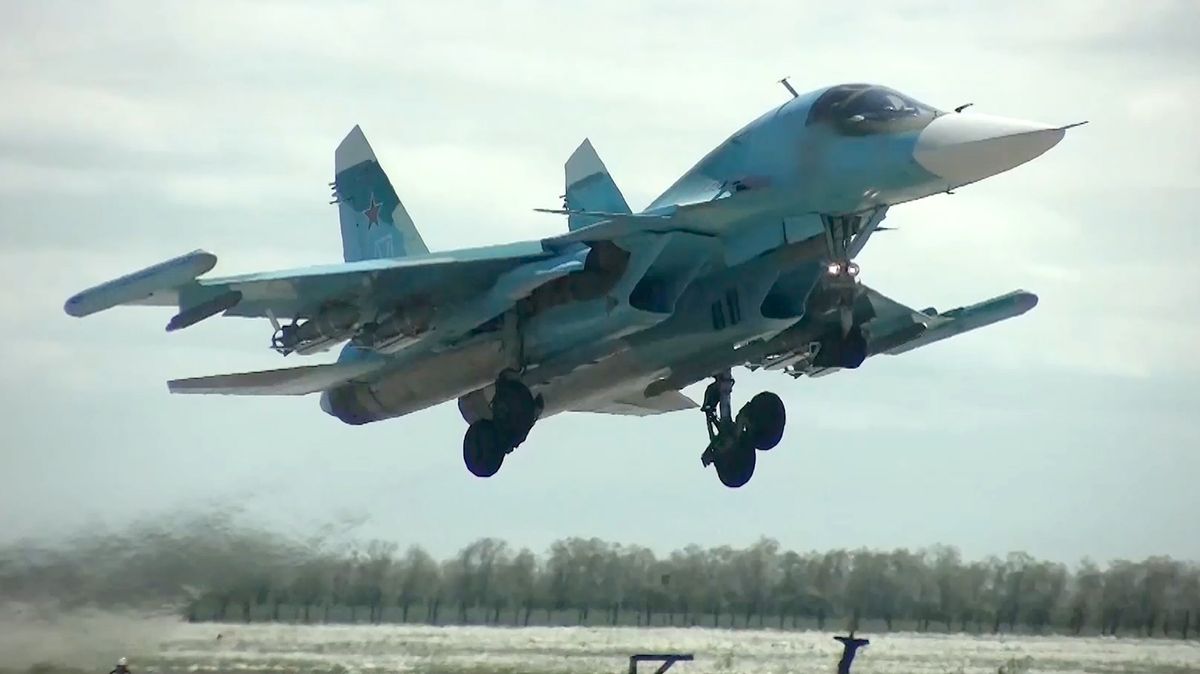 V Rusku se zřítil stíhací bombardér Su-34