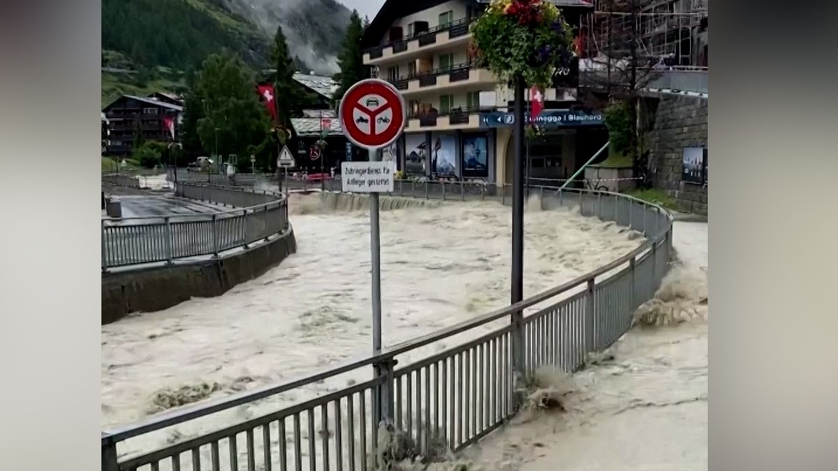 Bouře a sesuvy ve Švýcarsku: tři lidé se pohřešují