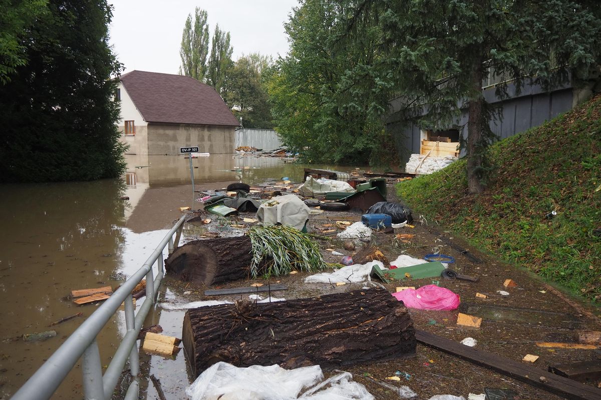 Rok po povodni se Ostrava chystá na další. Vybavuje sklad na kopci, daleko od vody