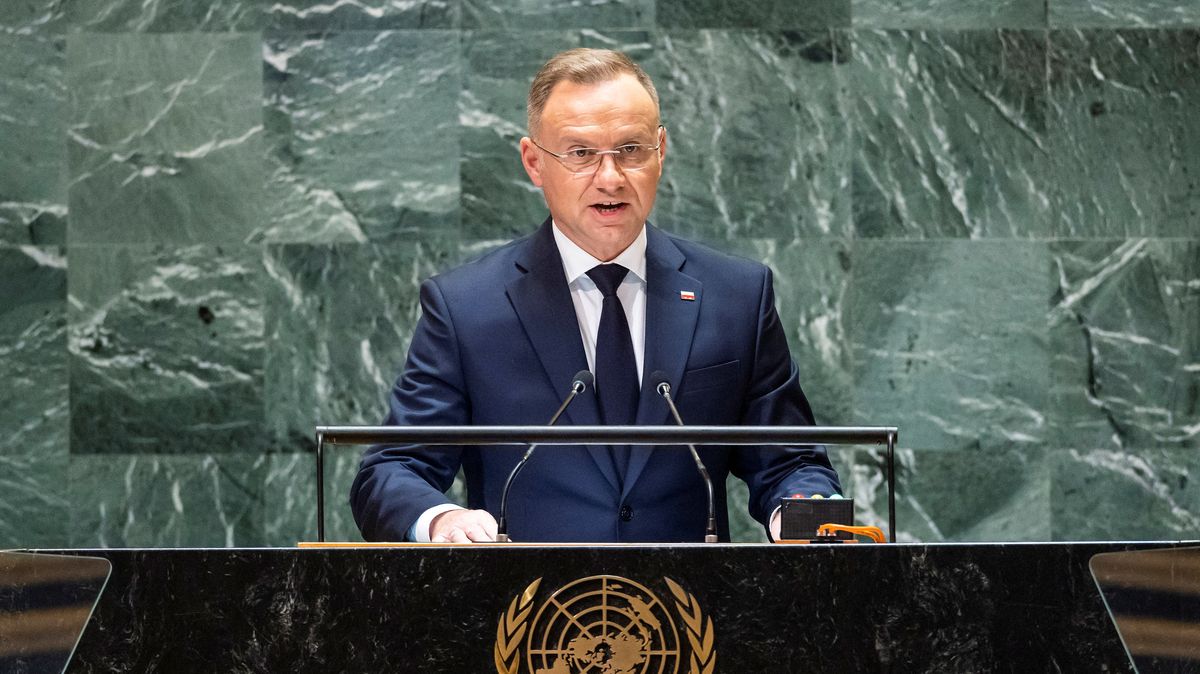 Duda vyzval USA, aby přesunuly jaderné zbraně na polské území