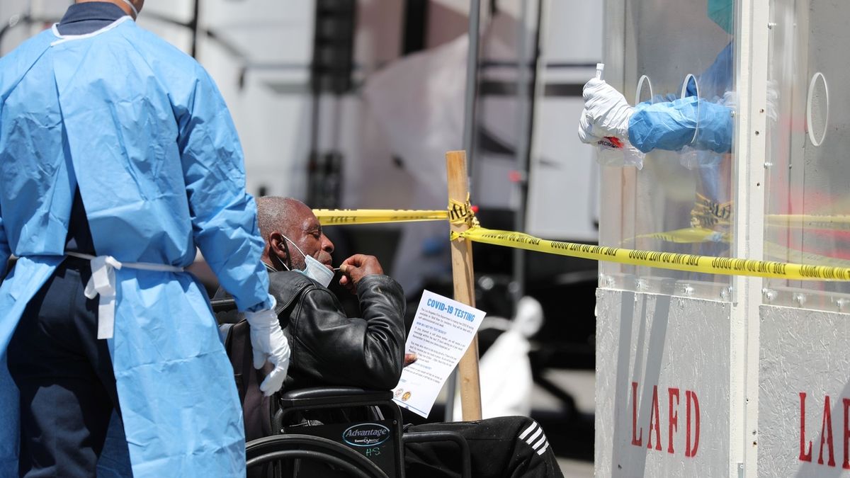 V USA zemřelo loni kvůli pandemii nejvíce lidí v historii - přes tři miliony