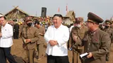 Kim dozírá na obnovu po povodních, přiznává hospodářské potíže