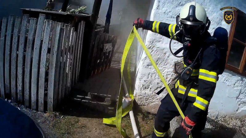 Požár podkroví zničil chalupu na Táborsku, škoda za 3,5 milionu korun