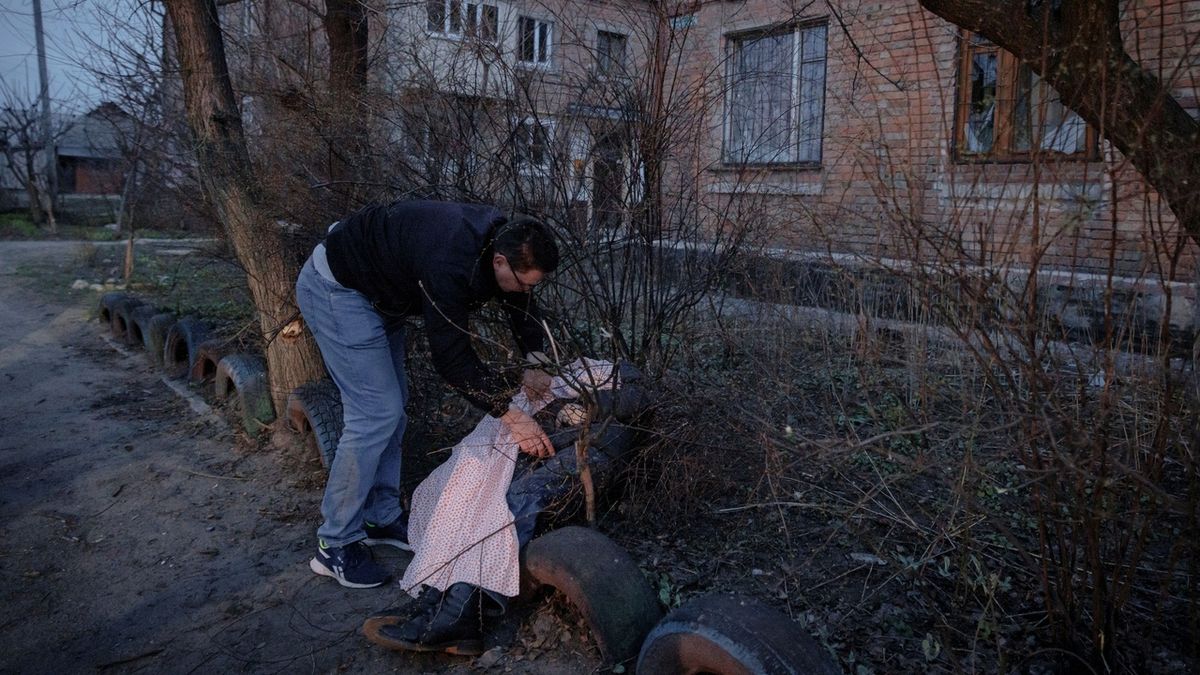 Rusové ostřelovali Charkov, jsou mrtví i ranění