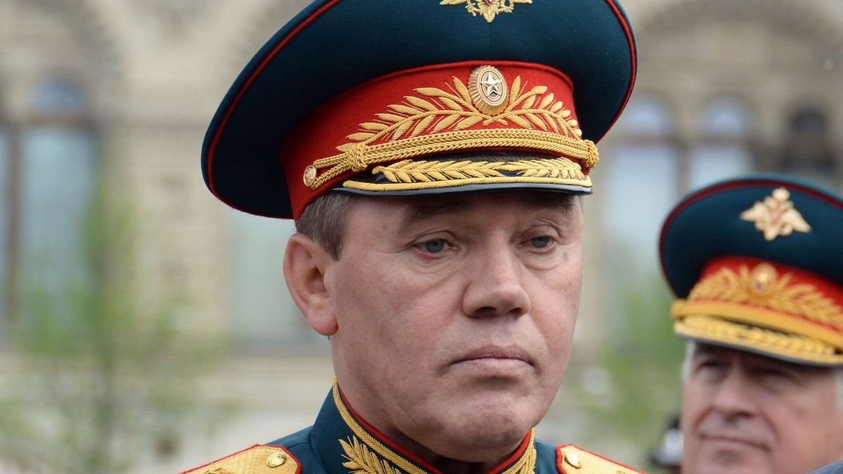 Náčelník ruského generálního štábu Gerasimov je na Ukrajině, má převzít velení, píše server