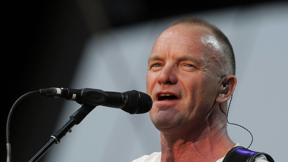 Sting vydal akustickou verzi písně Rusové. Bohužel je zase aktuální