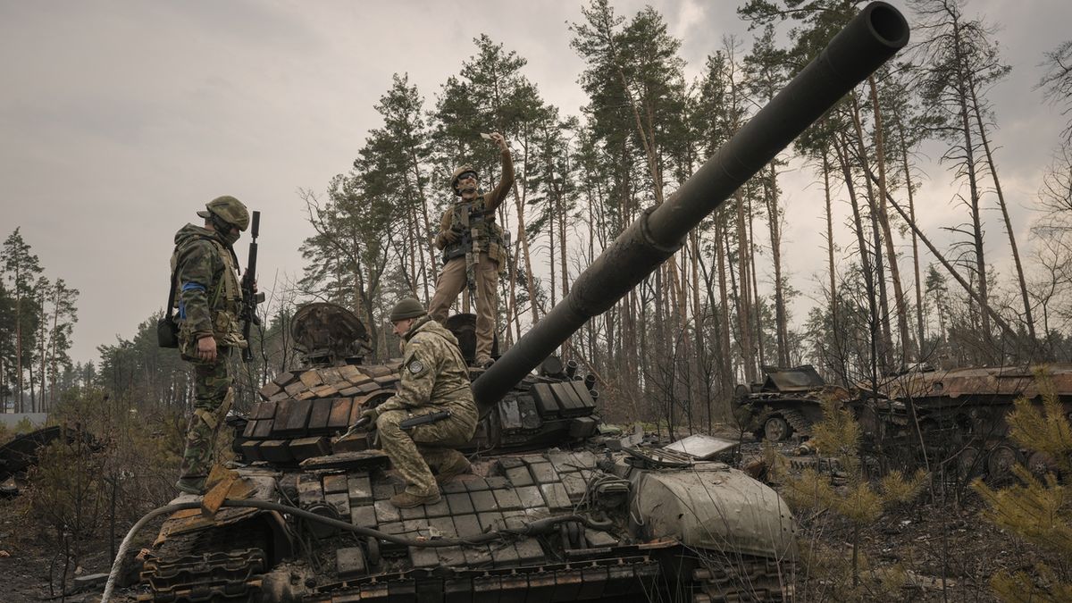 Rusům jsme zničili kolonu směřující k Izjumu, hlásí ukrajinská armáda