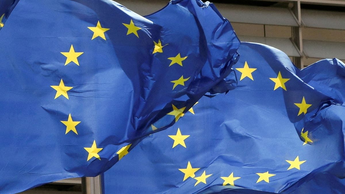 Evropská komise doporučí kandidaturu Ukrajiny do EU, píše Politico