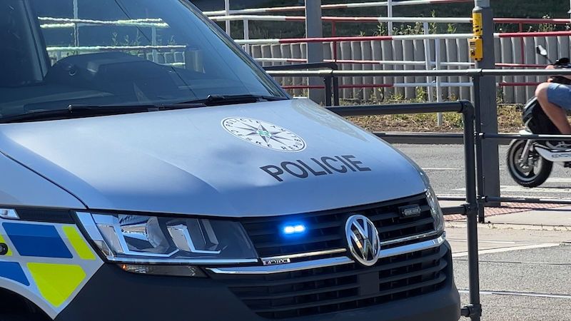 V Praze byl zavražděn 33letý muž. Policie zadržela podezřelou ženu