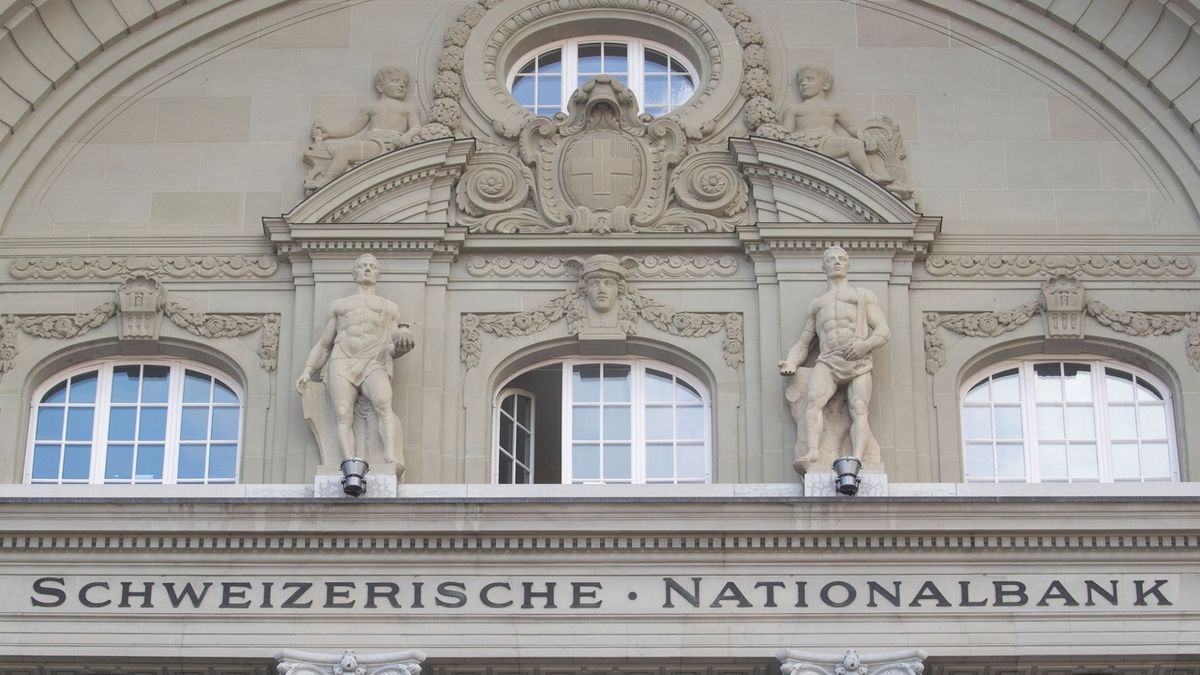 Už i Švýcaři zvyšují kvůli inflaci úrokovou sazbu. Poprvé po 15 letech