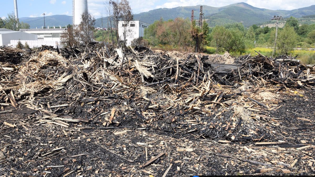 Dobrovolní hasiči na Slovensku zakládali požáry a pak je hasili