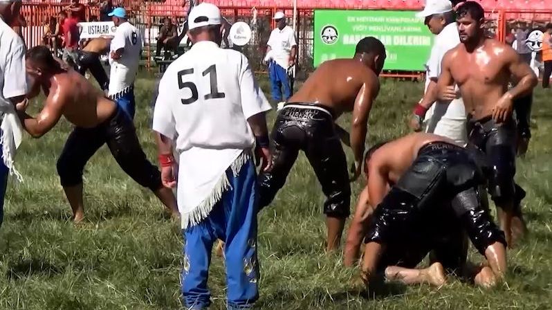 Turecký Kırkpınar: zápas mužů v oleji je unikátní podívaná zapsaná v UNESCO