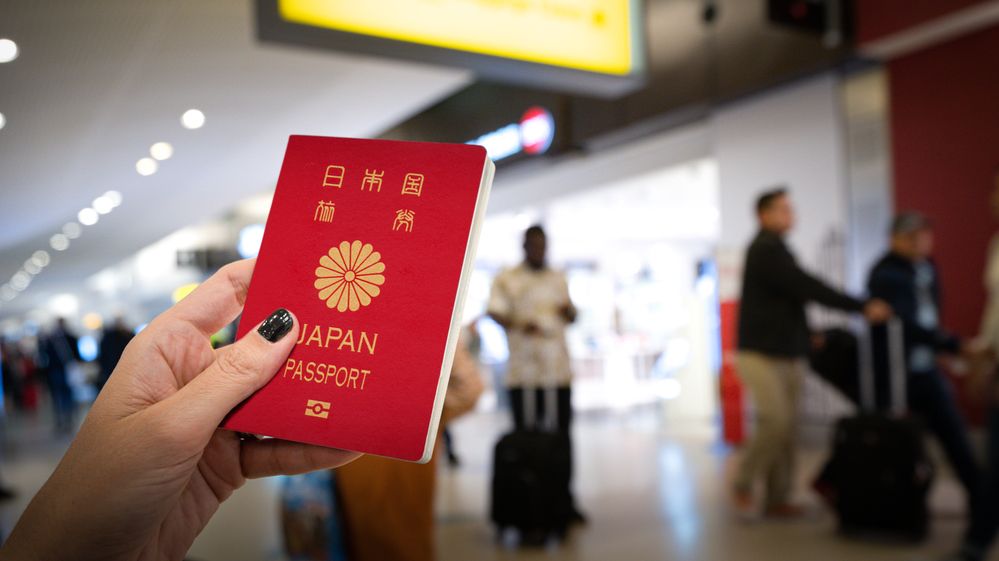 Nejsilnější pas mají Japonci. Češi spadli na osmé místo