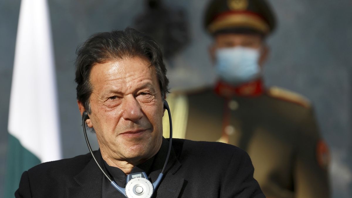 Sesazeného pákistánského premiéra obvinili z terorismu, režim označil za fašistický