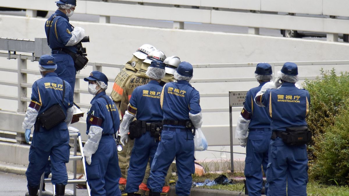 Na protest proti státnímu pohřbu Abeho se v Japonsku zapálil člověk