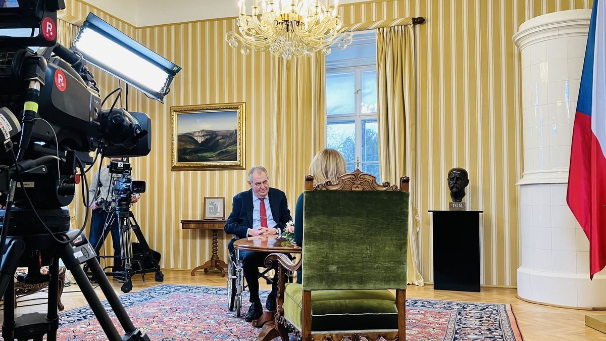 Zeman svými paralelami opět popouzel. Někteří politici se nepokrytě těší, že už končí