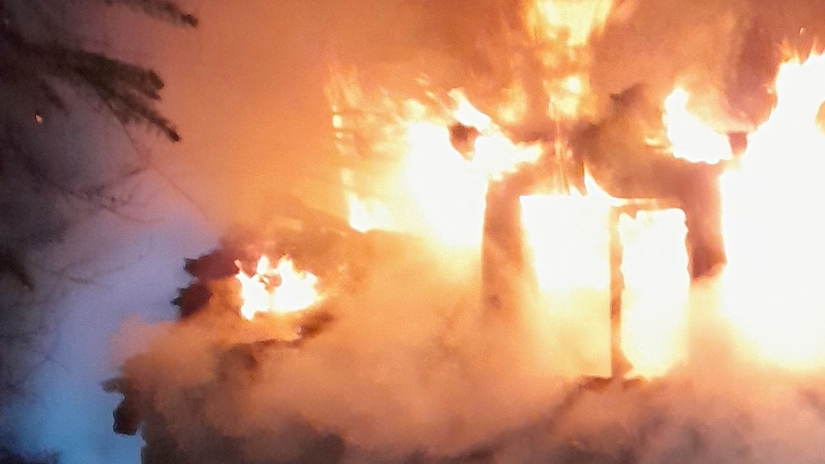 Při požáru roubenky na Českolipsku zemřel dobrovolný hasič