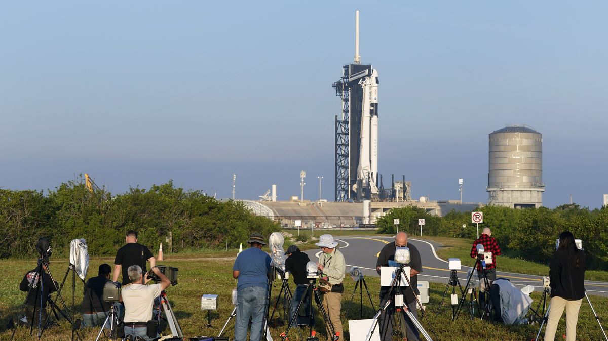 K ISS po odkladu odstartovala raketa Falcon 9