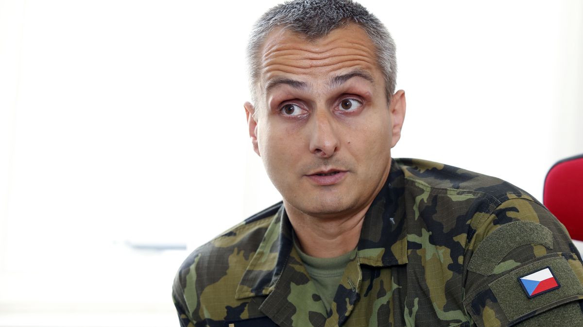 Dusno na výboru pro obranu: Foltýn skončil, protože naštval Černochovou a neposlechl rozkaz