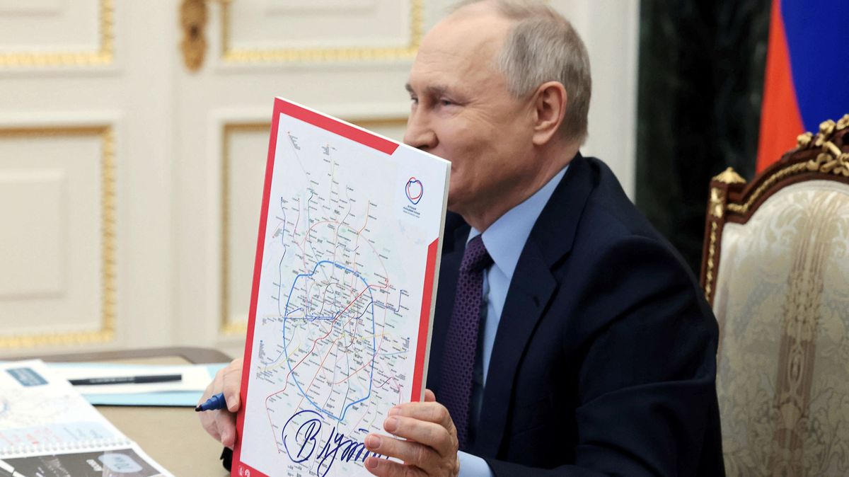 Putin otevřel novou linku moskevského metra, chce ji ukázat i čínskému vůdci
