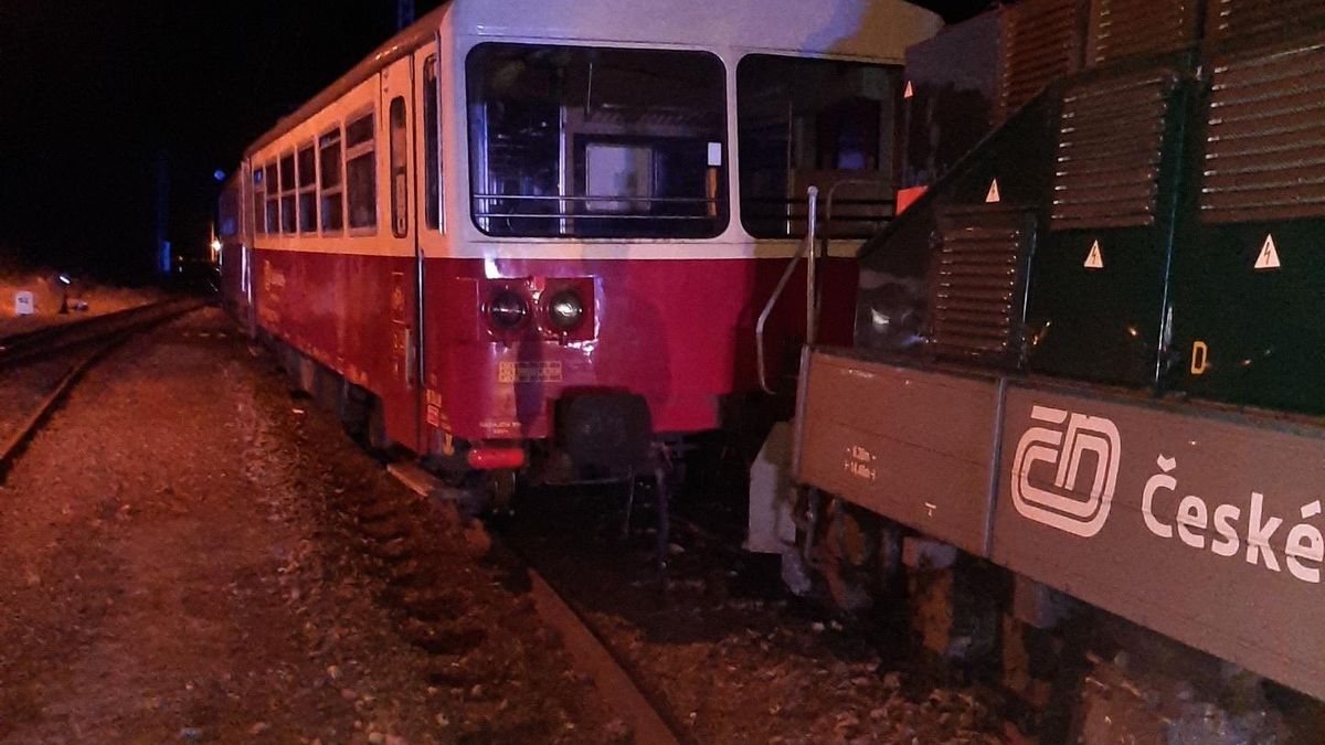 Na Táborsku vykolejil vlak, zastavil provoz na lokální trati