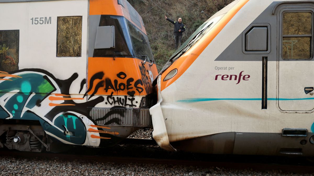 U Barcelony se srazily vlaky: desítky zraněných