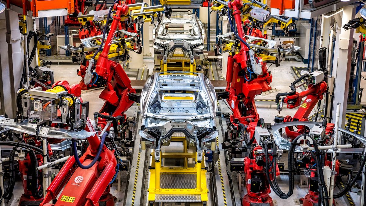 Stellantis sta progettando una fabbrica italiana per la produzione di grandi auto elettriche Maserati e Alfa Romeo