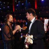 Mirai Navrátil poděkoval veřejně Richardu Krajčovi za pomoc v začátcích kapely Mirai.