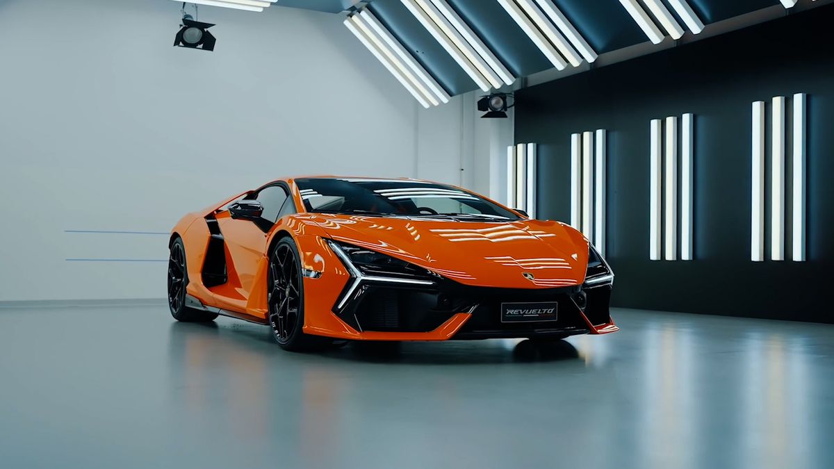 Jak se staví Lamborghini Revuelto? Automobilka zveřejnila video z výrobní linky