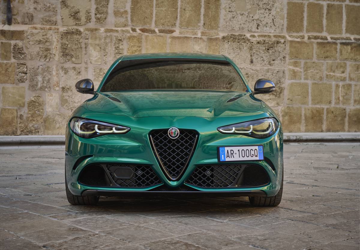 Edice Alfa Romeo Quadrifoglio 100 Anniversario pro sedan Giulia a SUV Stelvio