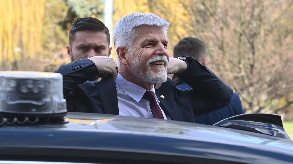 Prezident Pavel sfáral do Dolu Darkov. Ve srovnání s Ghanou je to tady luxus, řekl