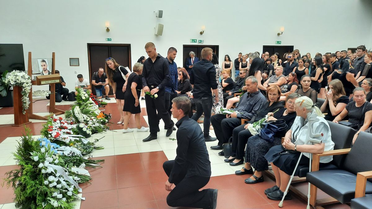 V Brně se rozloučili se zabitým Romem