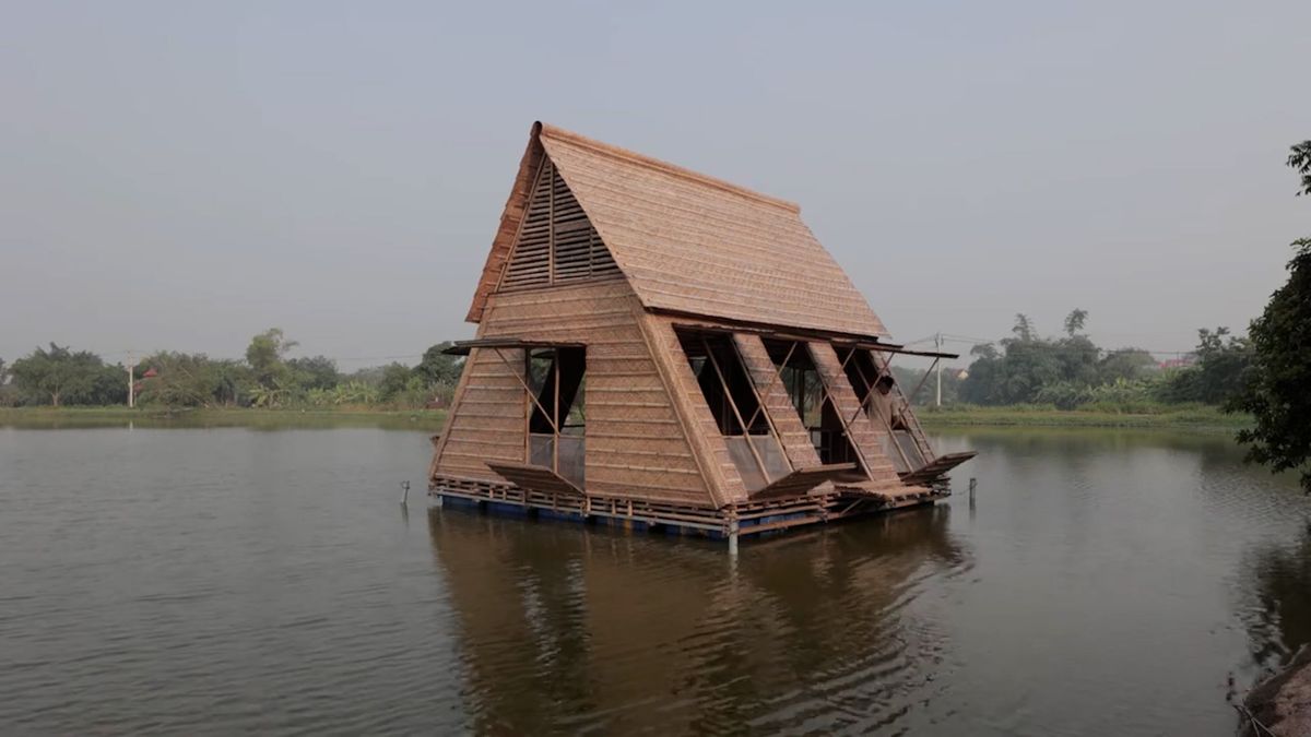 Plovoucí dům má tvar stanu
