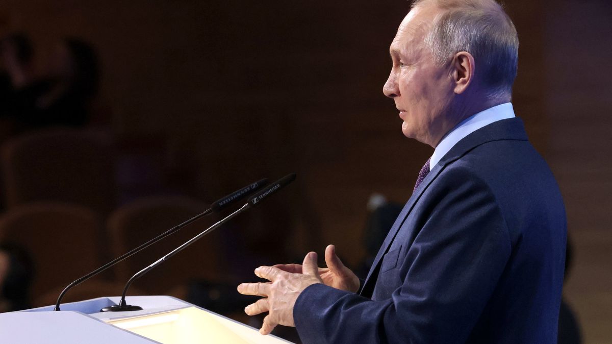 V Evropě už nahrazují rajčata tuřínem, vykládal Putin podnikatelům