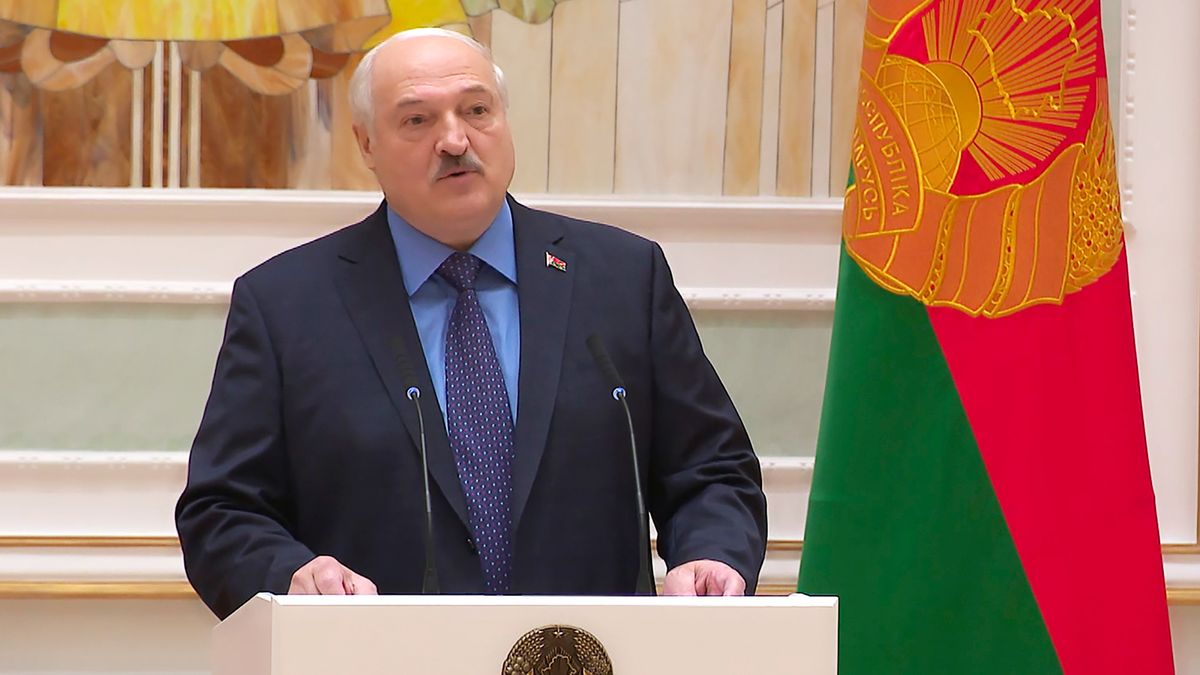 Lukašenko zakázal vydávat běloruské pasy v zahraničí
