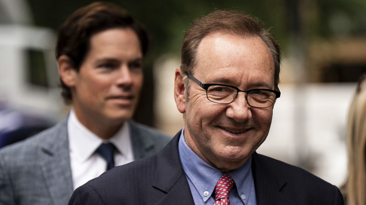 Kevin Spacey se vrací i jako režisér. Obsadil Dolpha Lundgrena či Erica Robertse